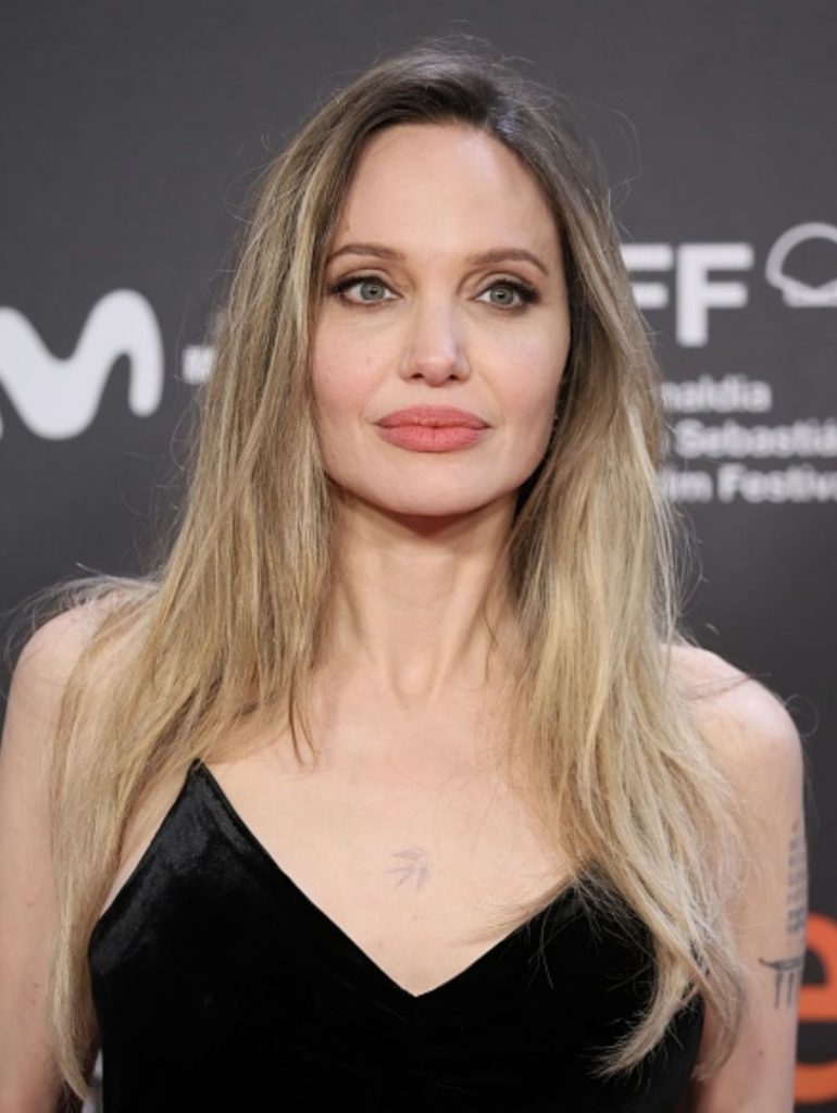 Скроет возраст: 5 секретов модного антиэйдж-макияжа после 40 лет